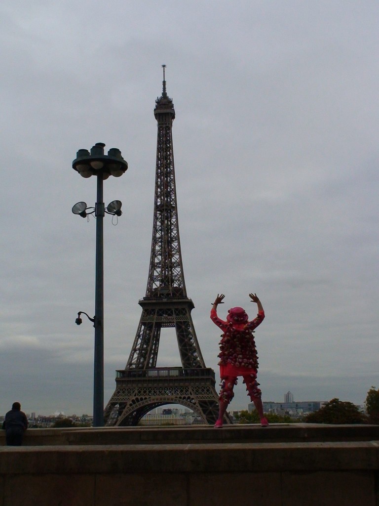 Alexandra Fly Dance Performance in open space Paris FIAC 2015, Alexandra Holownia Alexandra Fly Dance Performance in open space Paris FIAC 2015, Alexandra Holownia