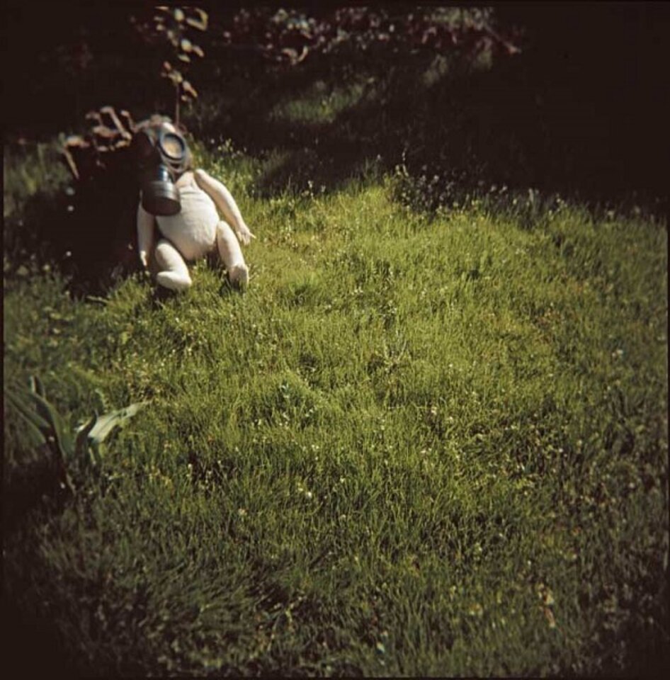 Muttertag  oder das Leben ist anderswo, Farbfotografie auf Papier, Alexandra Bolzer