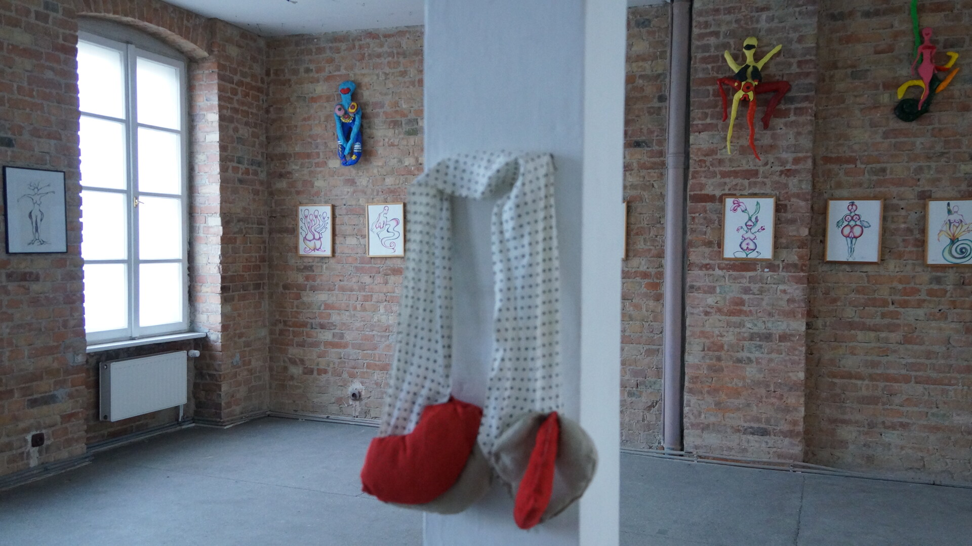 Alexandra Flying in Szyperska Gallery Poznan Polen 2014, Alexandra Holownia