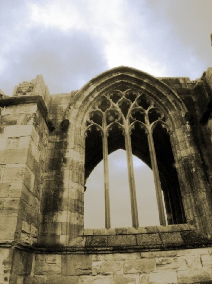 Ruine mit Wolken2, Digitalfotografie , Sascha Bernard