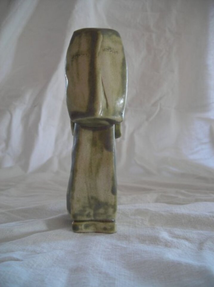 Dog 2, Skulptur aus Ton, Ulrike Held